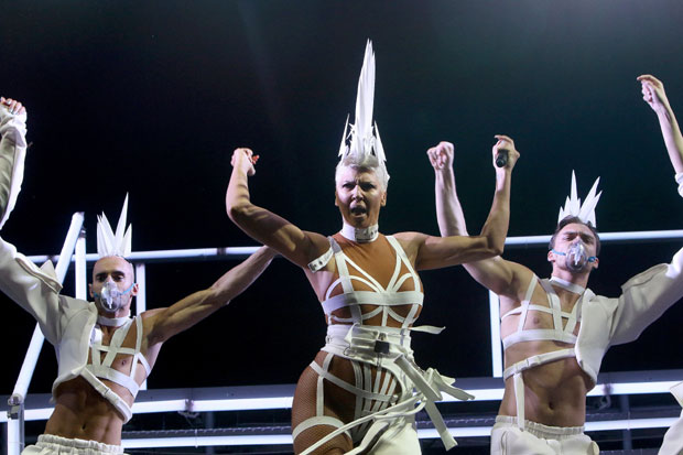 ХЛОВЕРКА ПРОТИВ ЦАЈКЕ КАРЛЕУШЕ: Наша певачица оштро узвратила на увреде из Хрватске